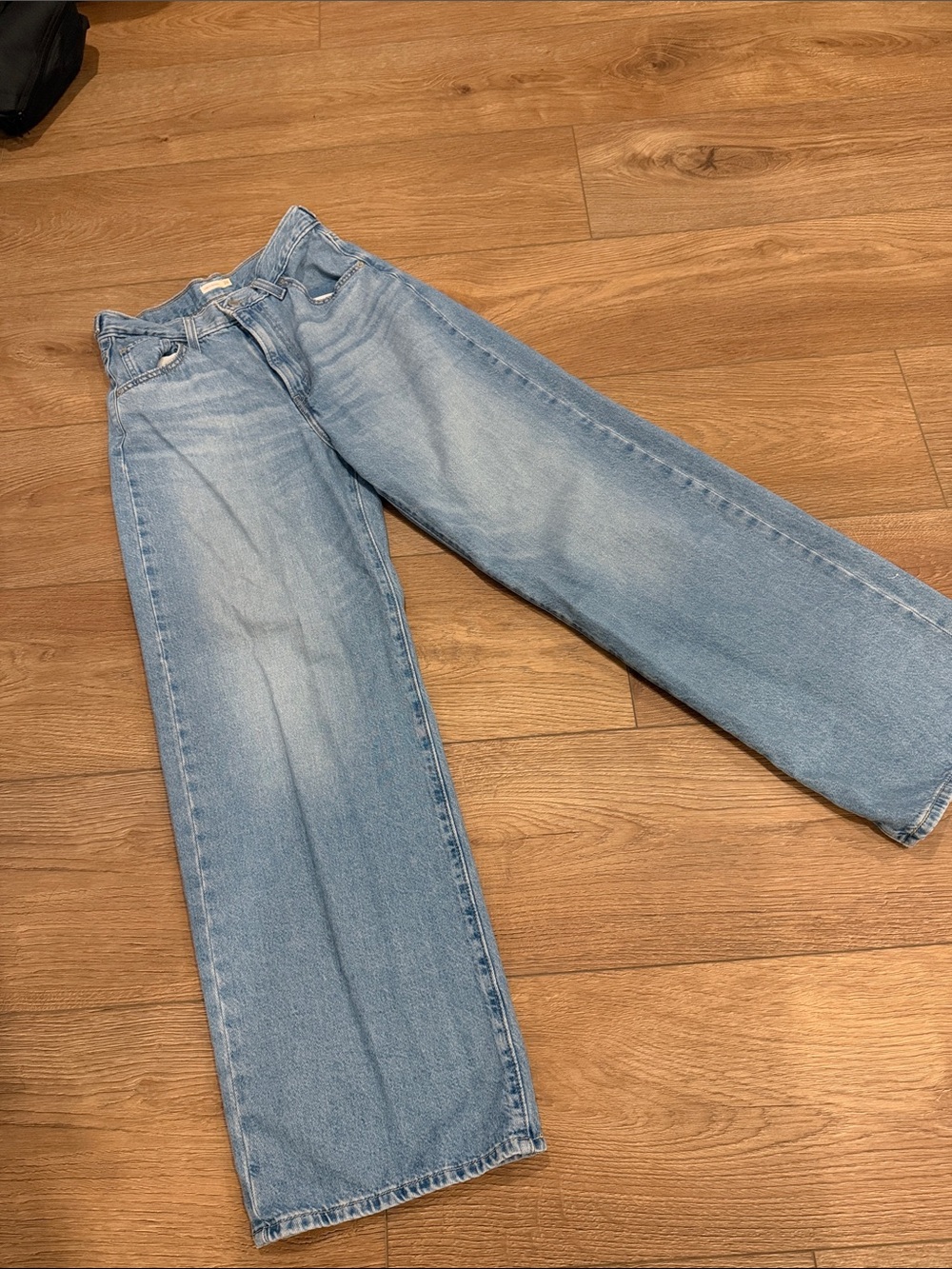 Levi’s women’s must have cinch baggy 26